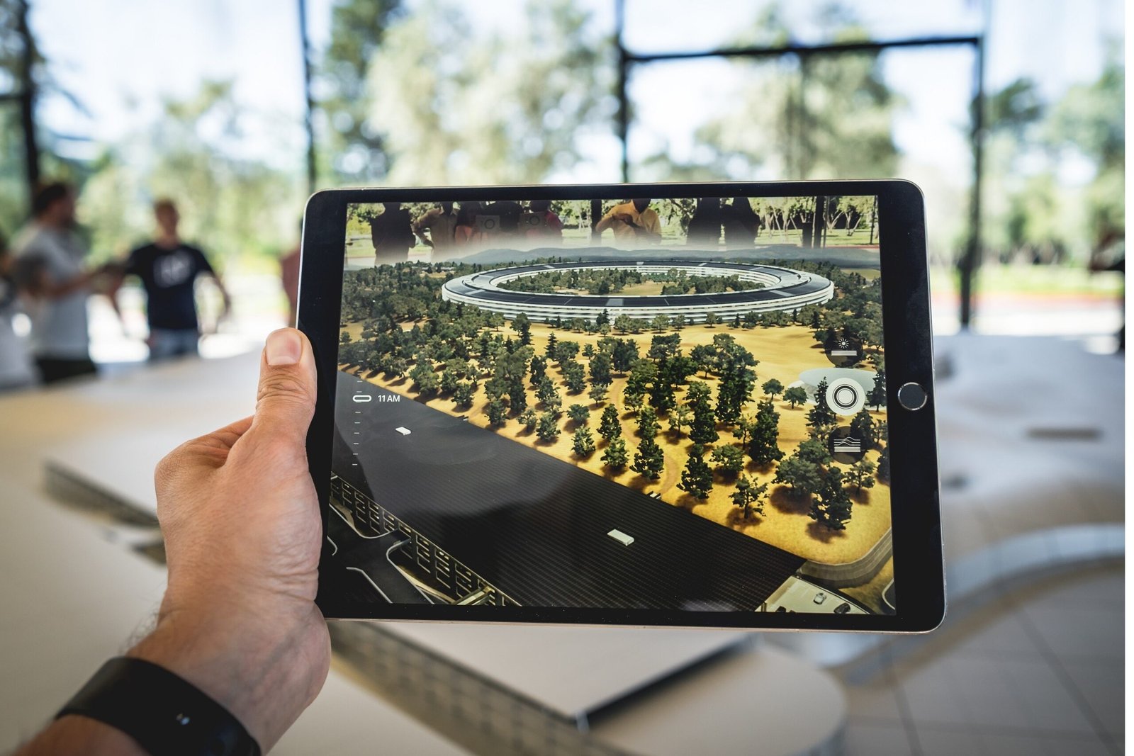 How to Integrate Augmented Reality in Business in 2023